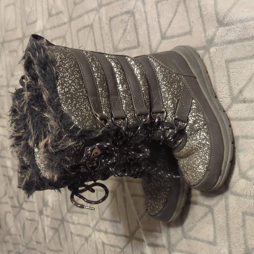 Quest Kids' winter snow boots with‎ a black and white speckled pattern and faux